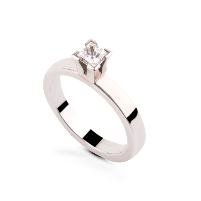 jewelry retouch style diamond ring